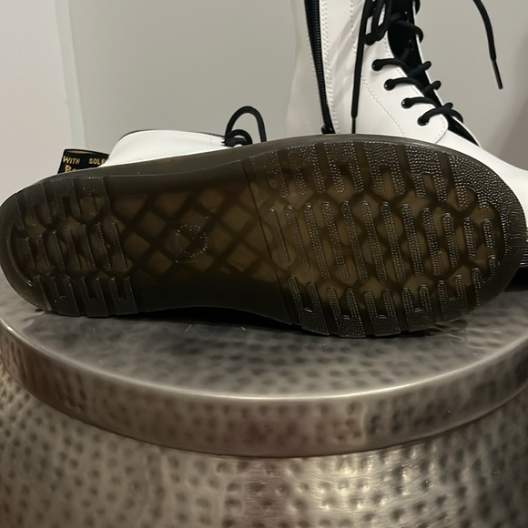 Brand new Dr Martens Zavala combat boots - Picture 6 of 6